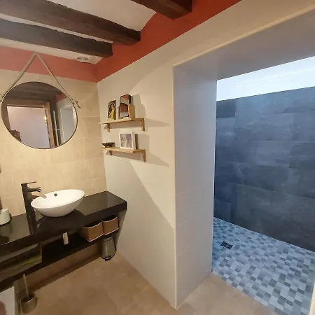 Ca La Abuela Apartment *